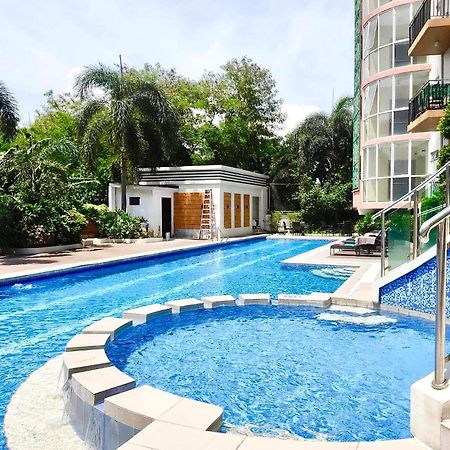 Lancris Residences 2 Bedroom Entire Apartment Near Airport With Pool Paranaque City Exterior foto