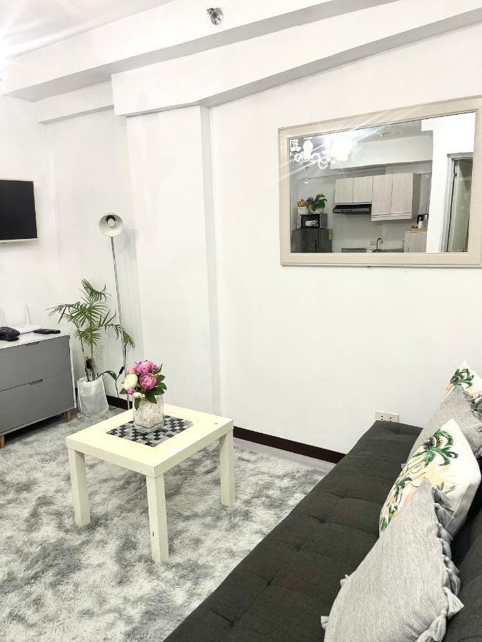 Lancris Residences 2 Bedroom Entire Apartment Near Airport With Pool Paranaque City Exterior foto