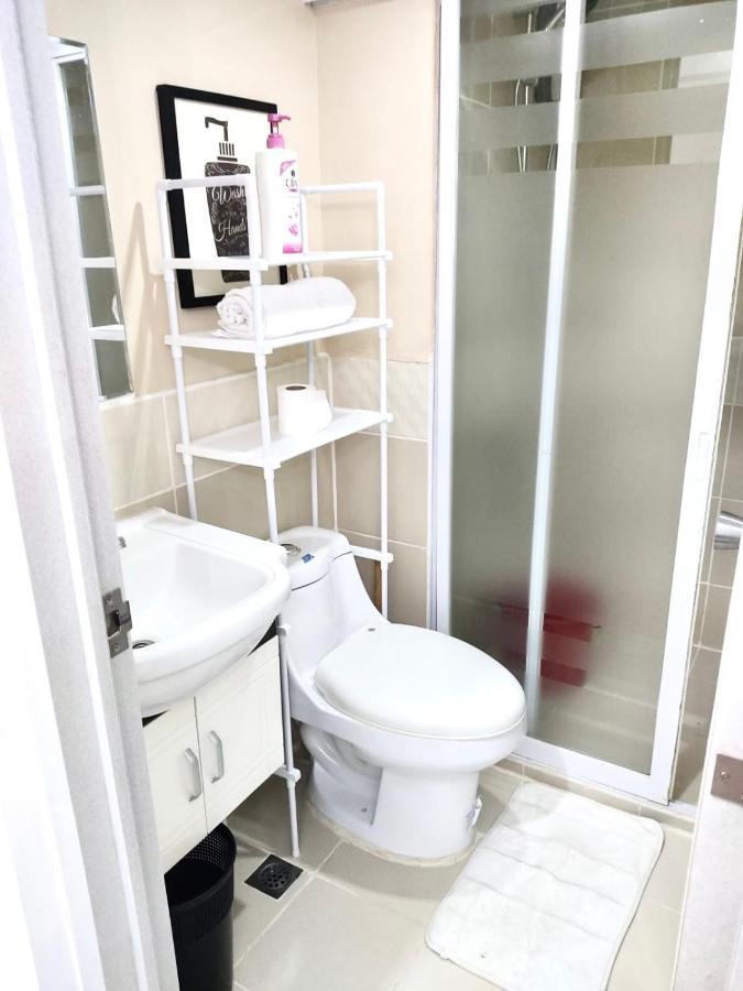 Lancris Residences 2 Bedroom Entire Apartment Near Airport With Pool Paranaque City Exterior foto